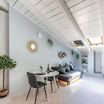 300 M From Metro M3-Netflix-Wi-Fi