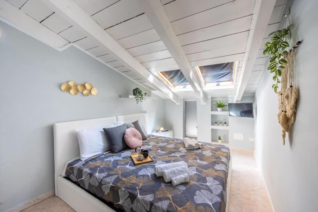 300 M From Metro M3-netflix-wi-fi * Milan