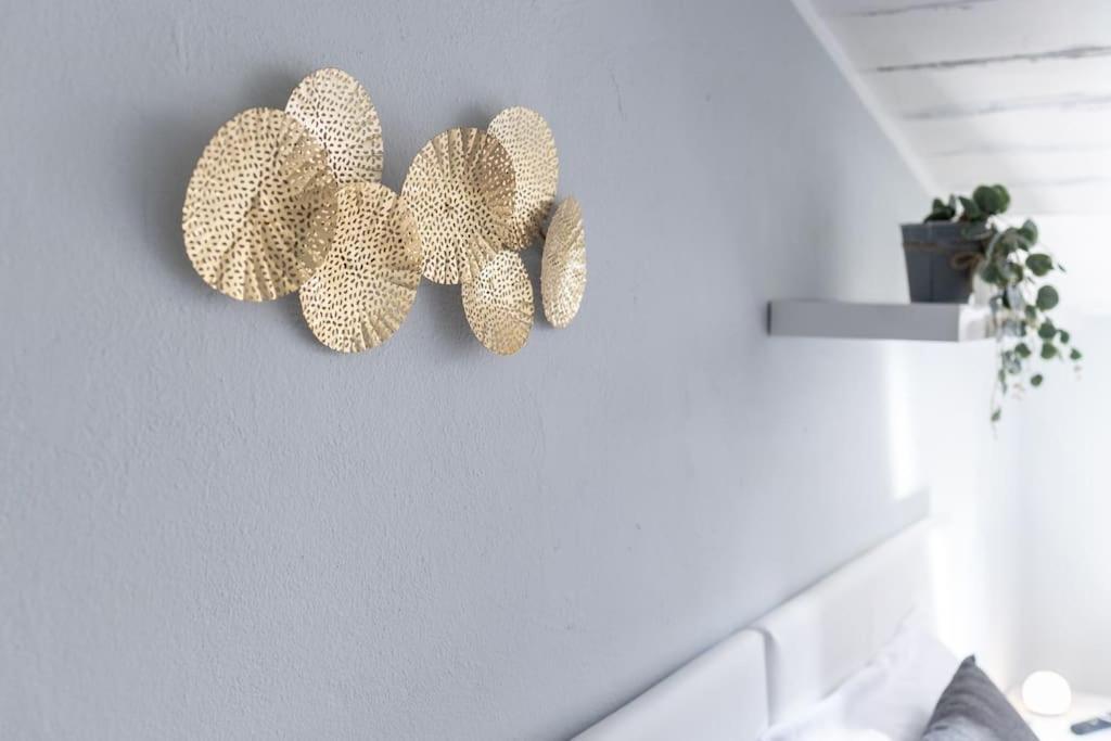 300 M From Metro M3-netflix-wi-fi * Milan